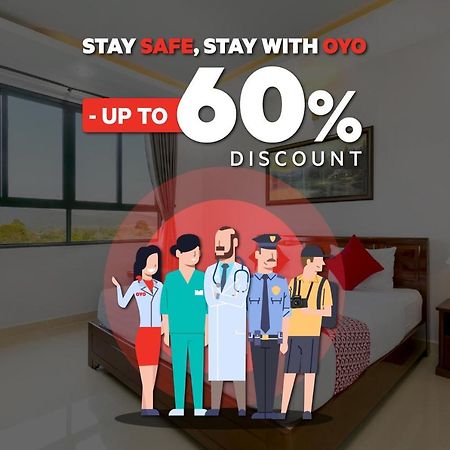 Oyo 747 Cipunegara Residence Surabaya Buitenkant foto